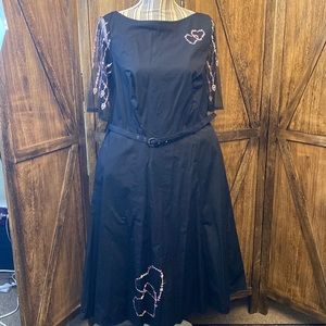 EShakti’s Tulle sleeve heart embellished poplin belt dress. Size 1X-16W.